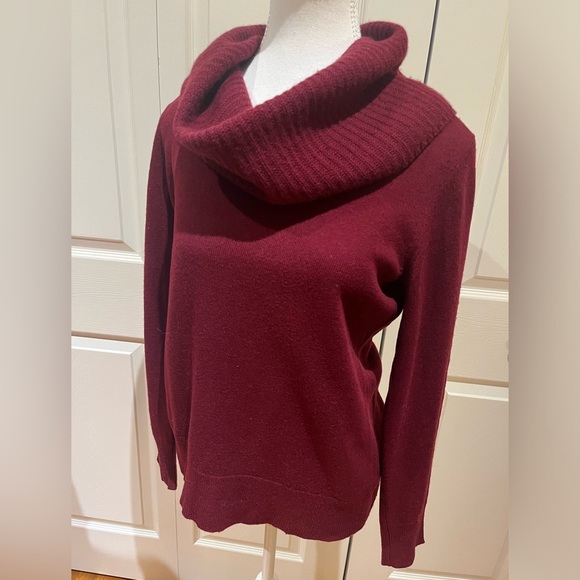 Banana Republic Removable Neck Cashmere/Wool blend Rich Red Sweater - Picture 7 of 11